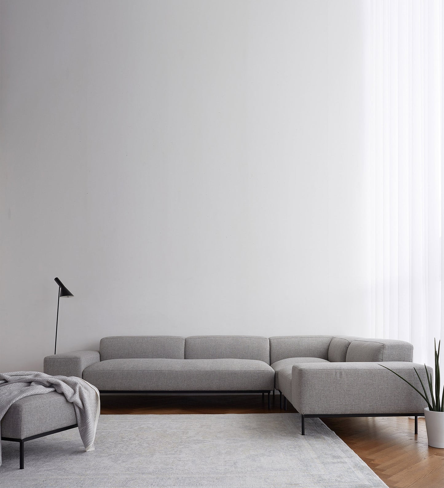 Divine Sofa | Fabric