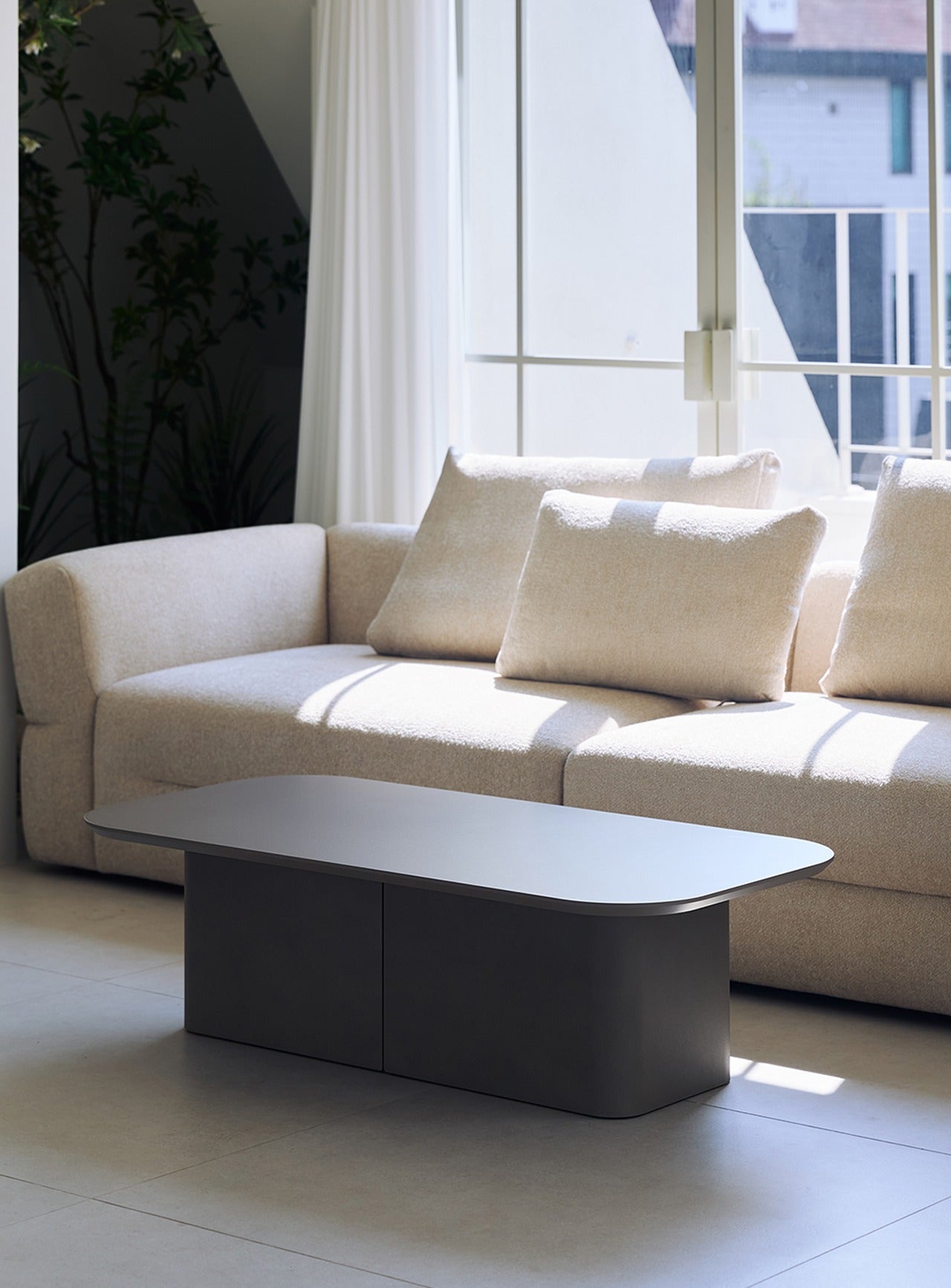 Vaso Sofa Table