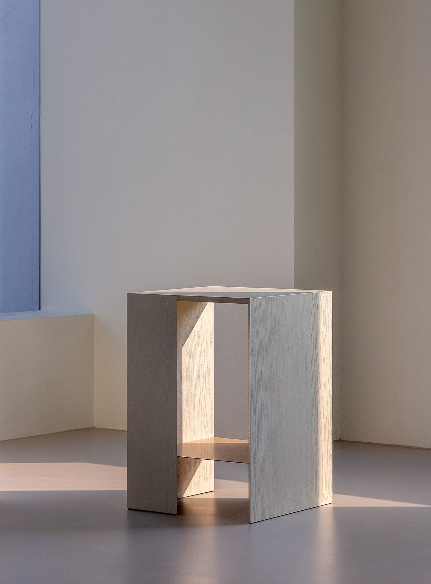 Kante Side Table