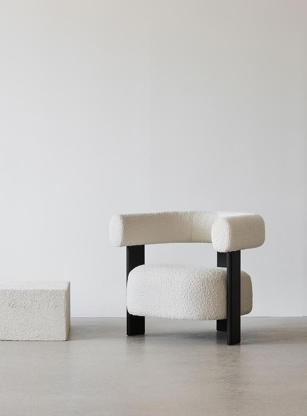 Ink B Lounge Chair