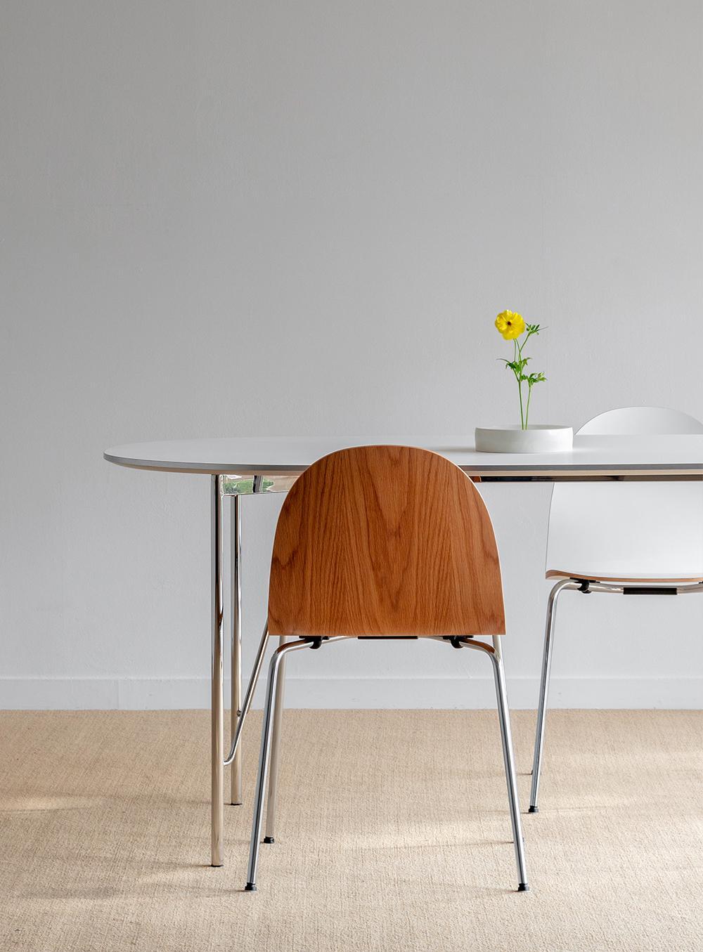 Plato Oval Table