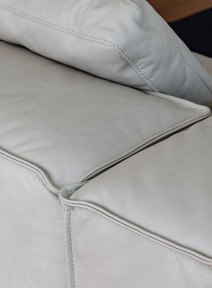 Leve Sofa | Leather