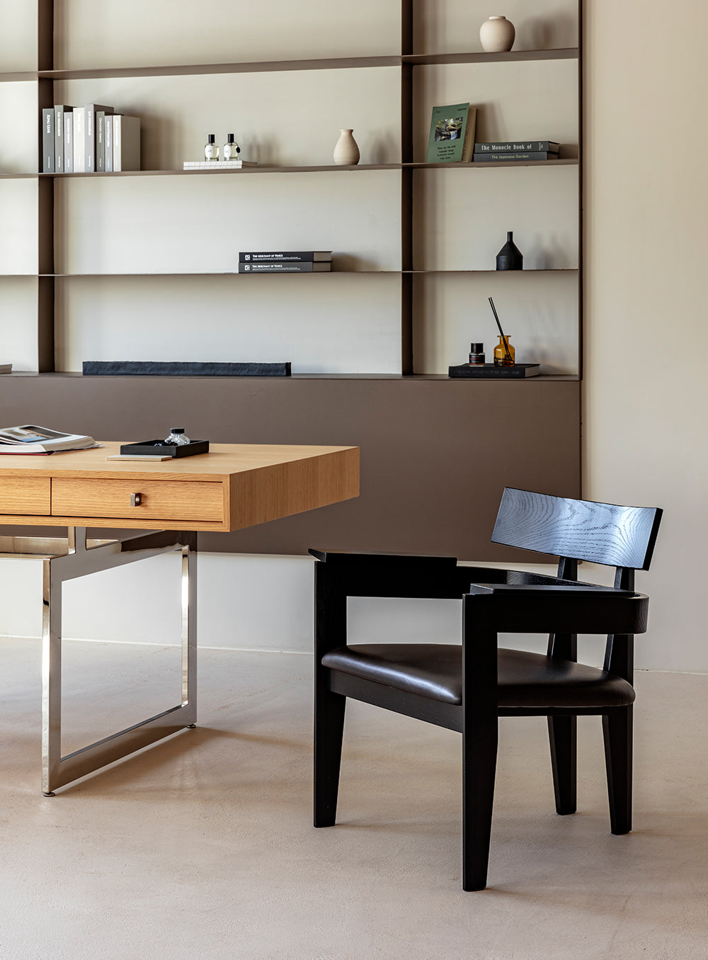 Tilt E Lounge Chair