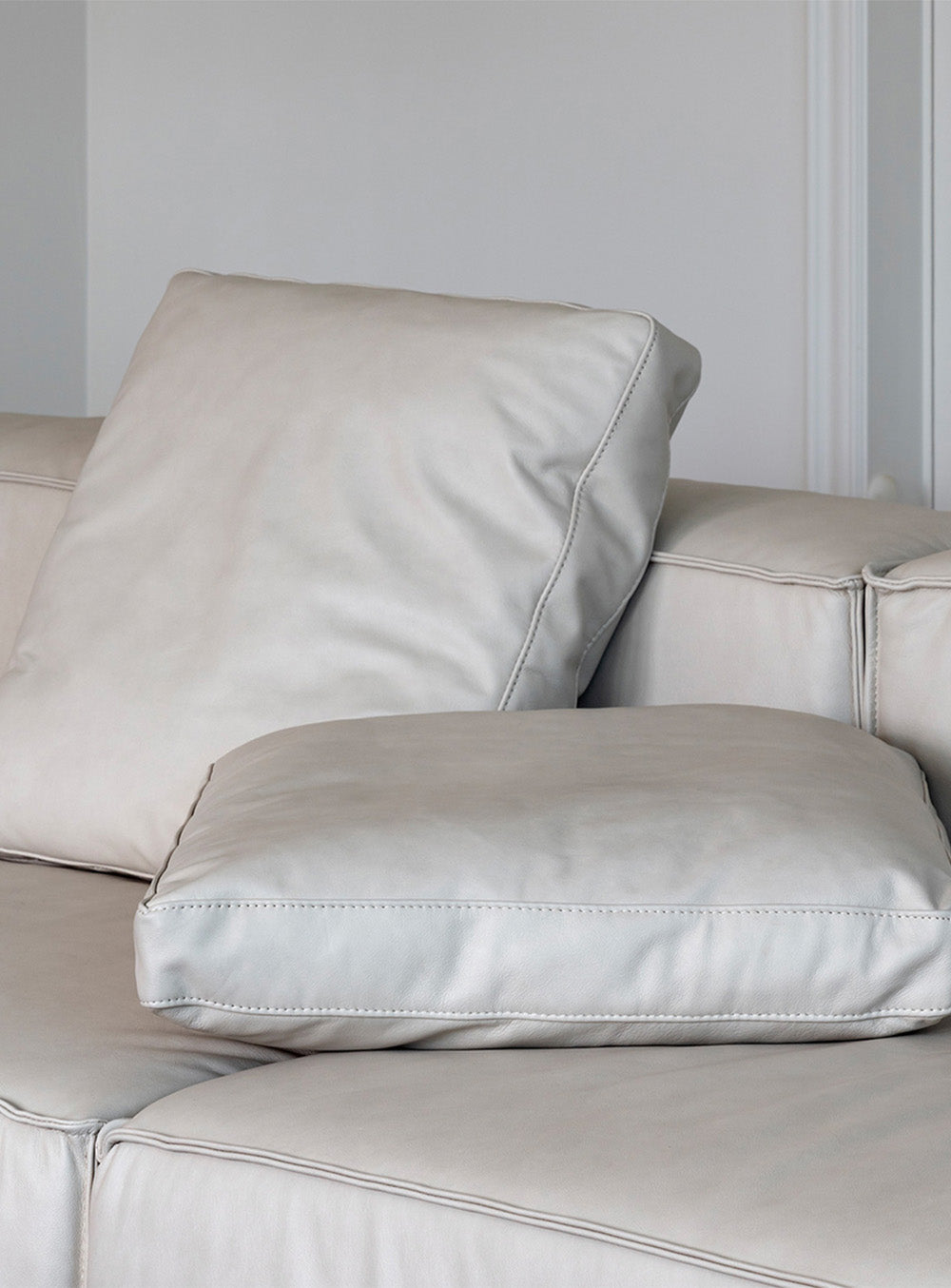Leve Sofa - Leather